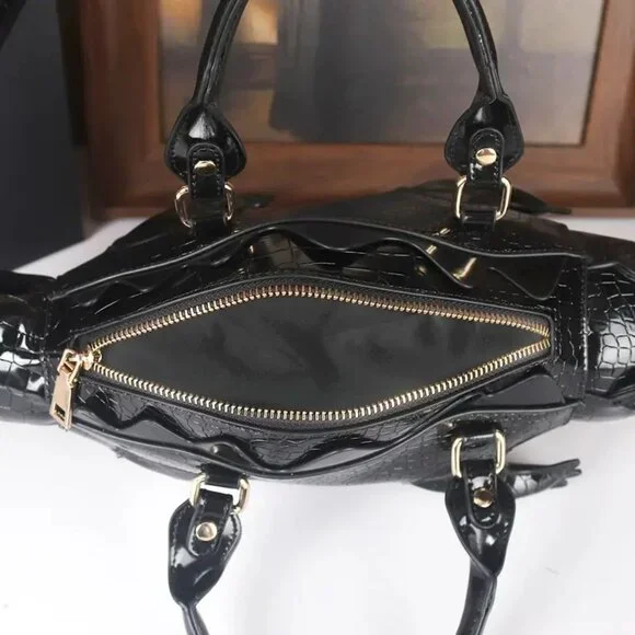 🖤 Black Crocodile Patent Leather Shaped Handbag w/strap Novelty Statement! - Picture 7 of 10